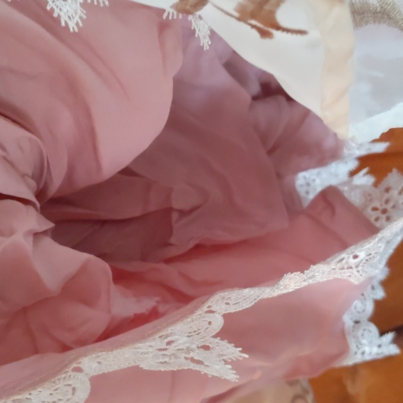 HOUSE OF JETTER* circle skirt, elastic waist lined, trimmed w/ intricate lace - Picture 4 of 8